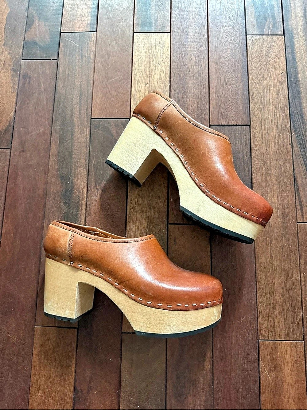 Hasbeens Brown Platform Clogs